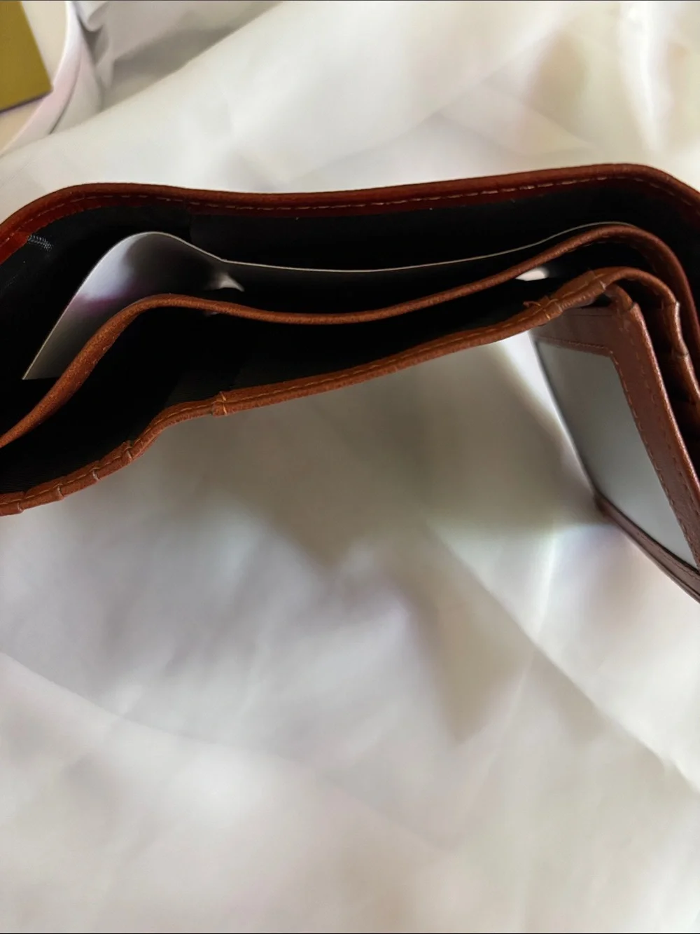 Men's Leather Trifold Wallet in Chestnut Brown